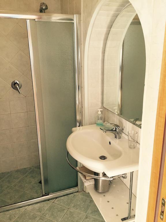 Ai Colli B&B Salo Ruang foto